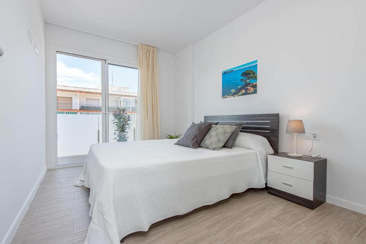 M A R I V E N T Suite With Bathroom And Terrace 50 M2 Roses Exterior photo