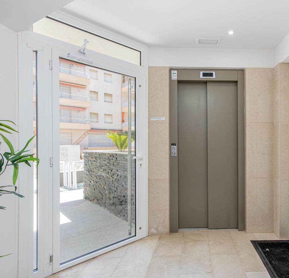 M A R I V E N T Suite With Bathroom And Terrace 50 M2 Roses Exterior photo