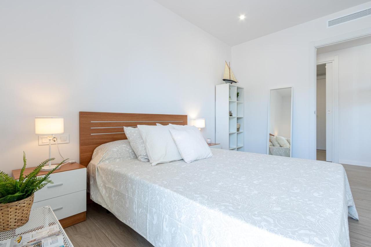 M A R I V E N T Suite With Bathroom And Terrace 50 M2 Roses Exterior photo